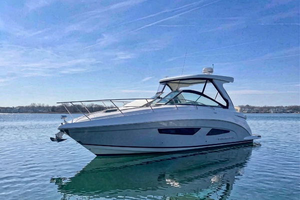 33ft Regal Yacht For Sale