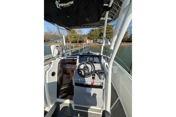 Photo of the 2022 Jeanneau Leader 6.5 CC Series