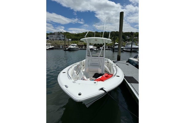 Photo of the 2016 Sea Hunt Ultra 234