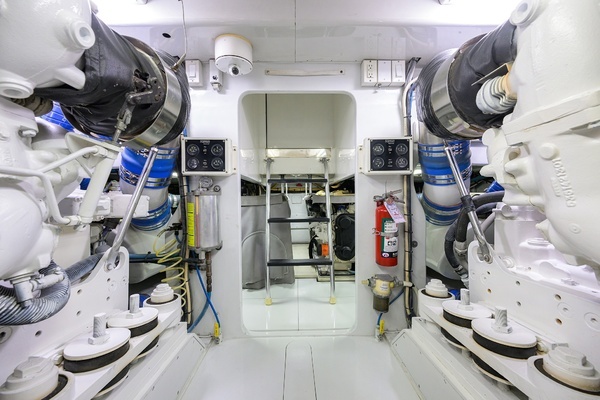 2003 American Custom Yachts 65