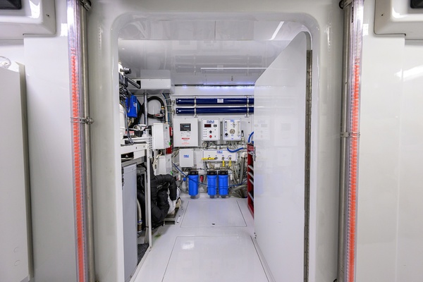 65ft American Custom Yachts Yacht For Sale