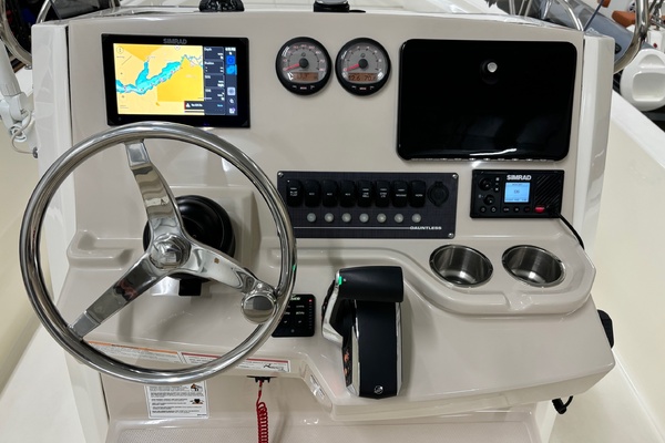 25ft Boston Whaler Yacht For Sale