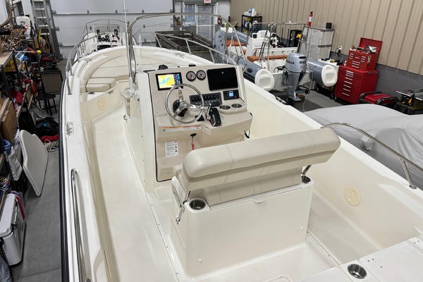 25ft Boston Whaler Yacht For Sale