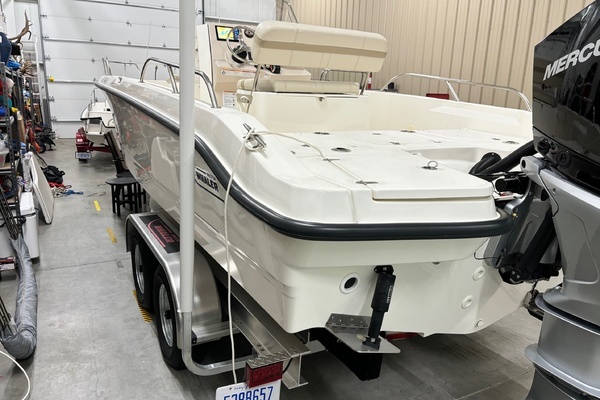 Photo of the 2024 Boston Whaler 250 Dauntless