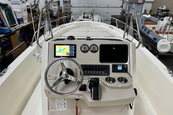 25ft Boston Whaler Yacht For Sale