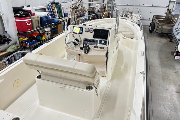 25ft Boston Whaler Yacht For Sale