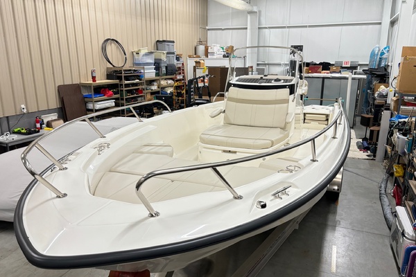 25ft Boston Whaler Yacht For Sale