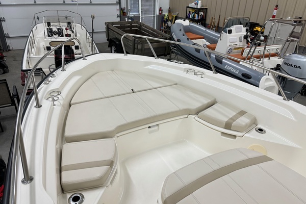 25ft Boston Whaler Yacht For Sale
