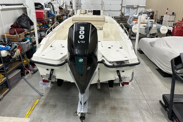 25ft Boston Whaler Yacht For Sale