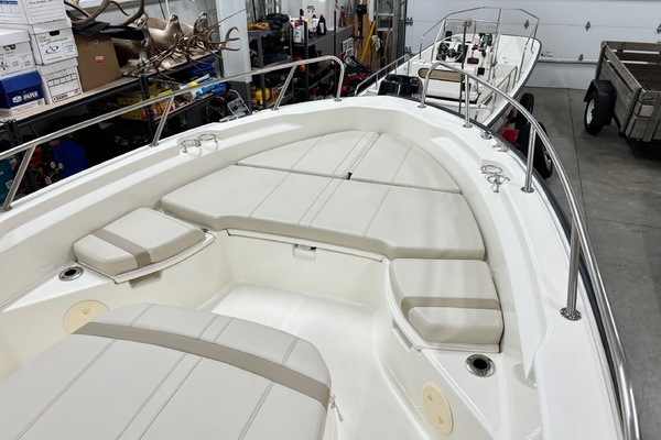 25ft Boston Whaler Yacht For Sale