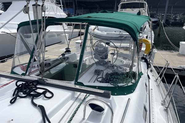 Intuition 42ft Beneteau Yacht For Sale