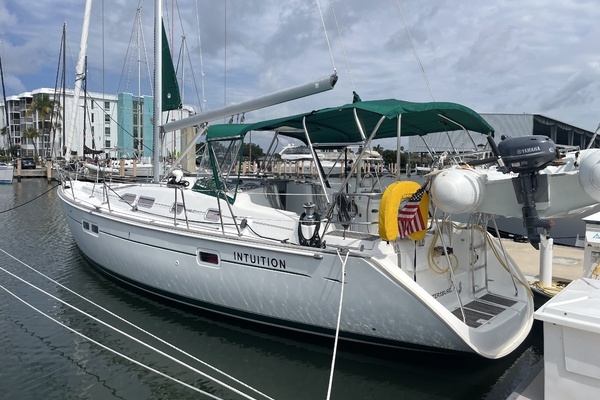 Photo of the 2007 Beneteau 423 "Intuition"
