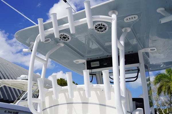 Photo of the 2026 Sea Hunt Gamefish 28FS