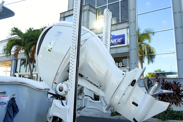 25ft Sea Hunt Yacht For Sale