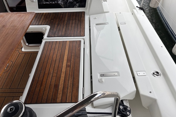 CAVU 44ft Jeanneau Yacht For Sale