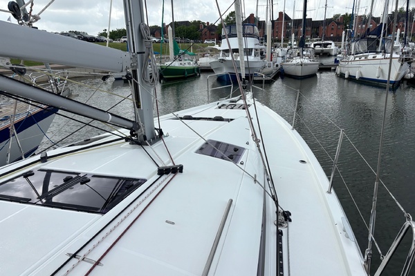 CAVU 44ft Jeanneau Yacht For Sale