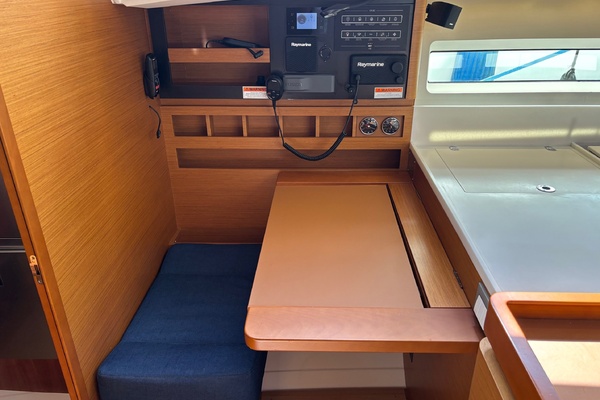 CAVU 44ft Jeanneau Yacht For Sale
