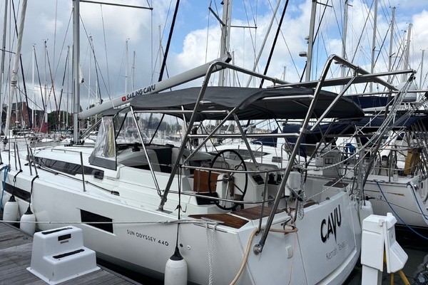 CAVU 44ft Jeanneau Yacht For Sale