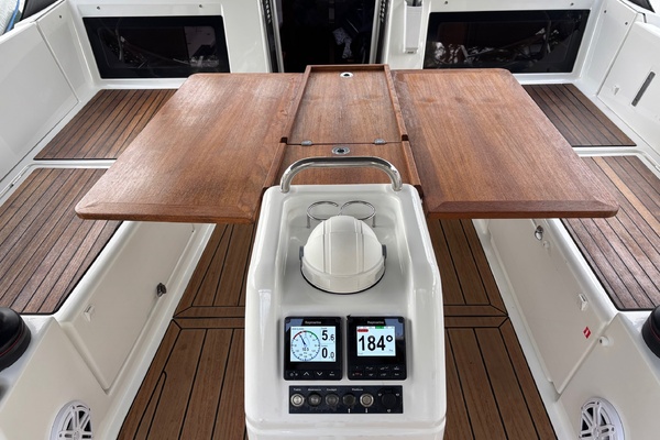 CAVU 44ft Jeanneau Yacht For Sale