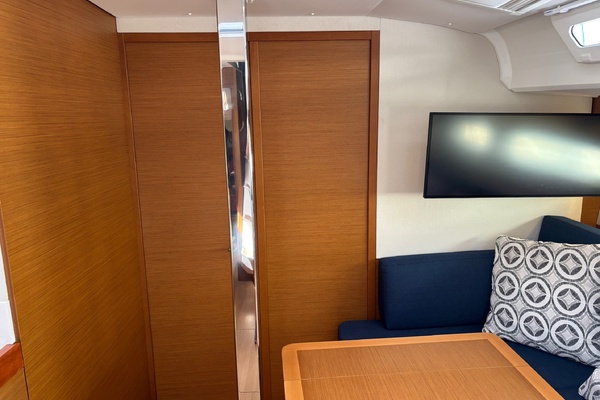 CAVU 44ft Jeanneau Yacht For Sale