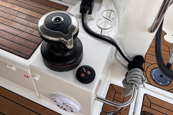 CAVU 44ft Jeanneau Yacht For Sale