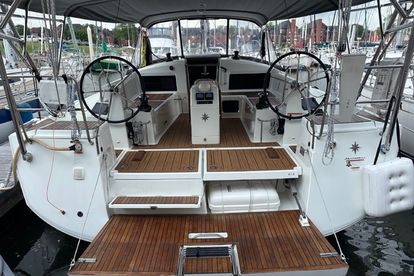 CAVU 44ft Jeanneau Yacht For Sale