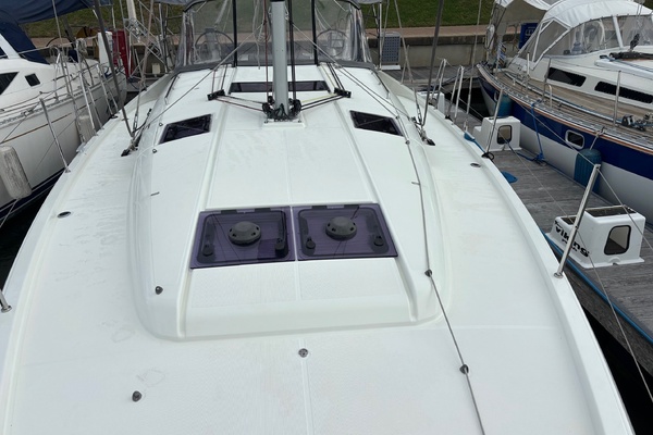 CAVU 44ft Jeanneau Yacht For Sale