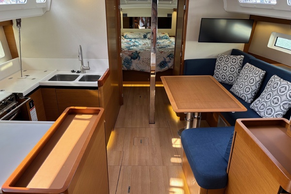 CAVU 44ft Jeanneau Yacht For Sale