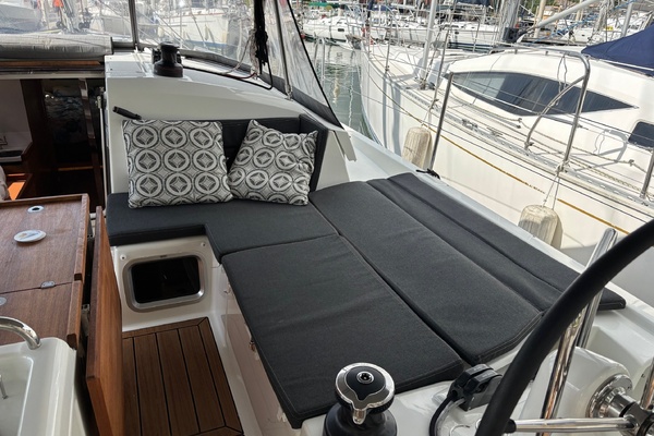 CAVU 44ft Jeanneau Yacht For Sale
