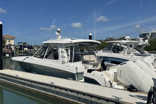 2024 Boston Whaler 38