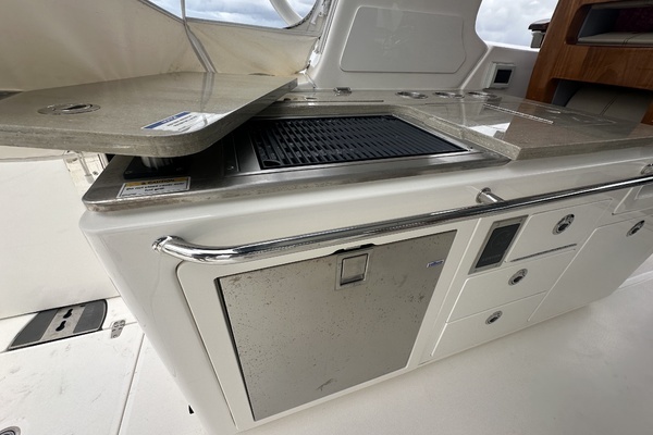 2024 Boston Whaler 38