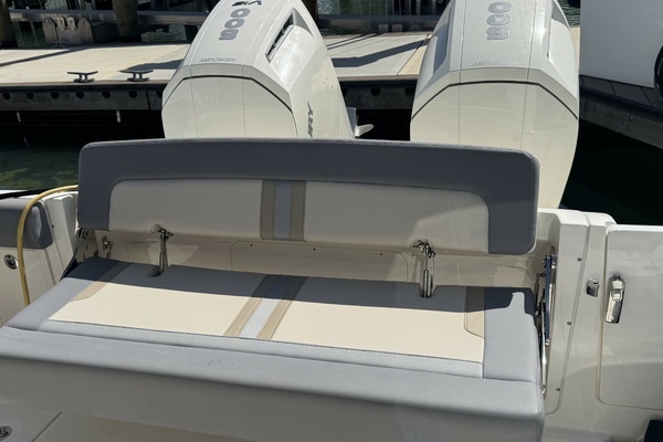 2024 Boston Whaler 38
