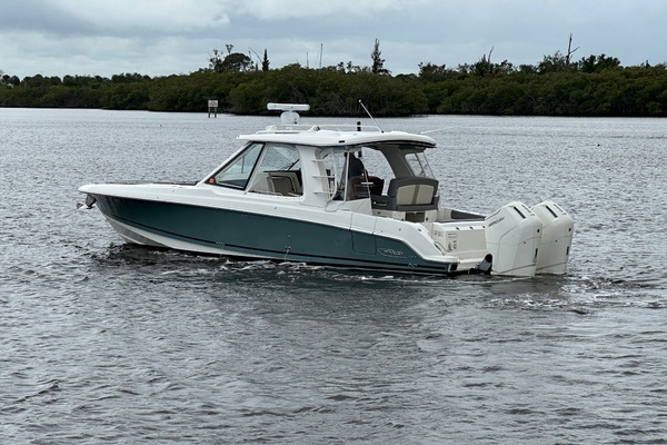 Photo of the 2024 Boston Whaler 380 Realm