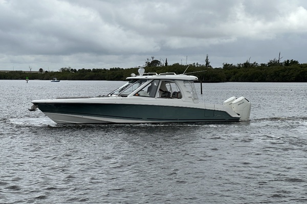 38' Boston Whaler