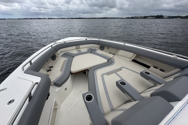 2024 Boston Whaler 38