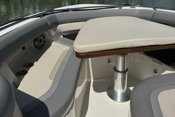 2024 Boston Whaler 38