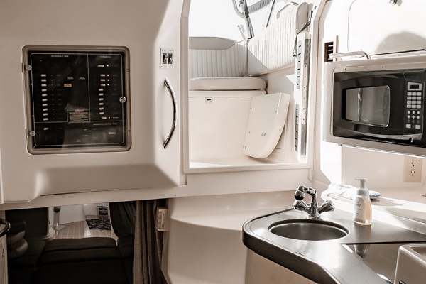 33ft Grady White Yacht For Sale