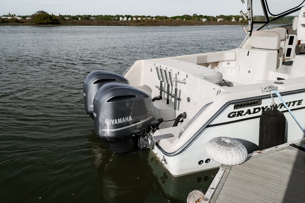 33ft Grady White Yacht For Sale