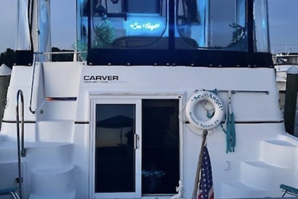 44ft Carver Yacht For Sale