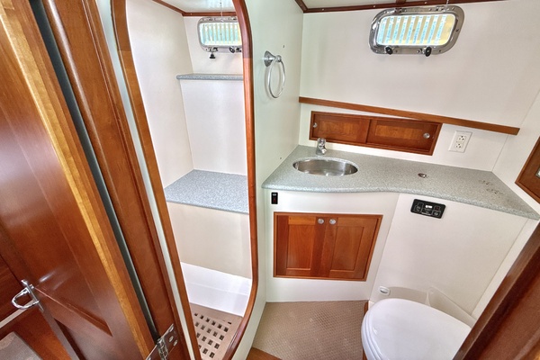 SANTORINI 37ft Duffy Yacht For Sale