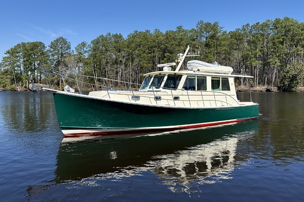 SANTORINI 37ft Duffy Yacht For Sale