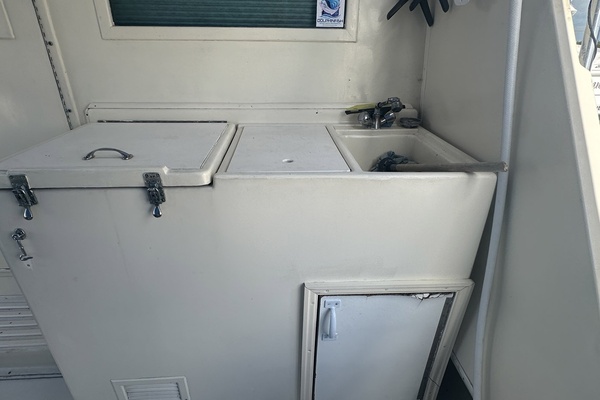 Bugsy 43ft Hatteras Yacht For Sale