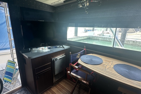 Bugsy 43ft Hatteras Yacht For Sale