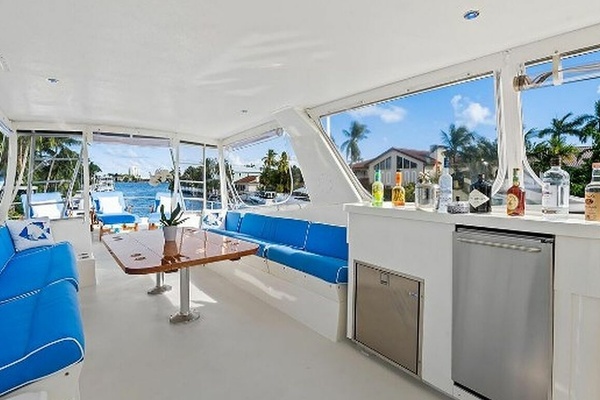 TOP GUN 70ft Hatteras Yacht For Sale