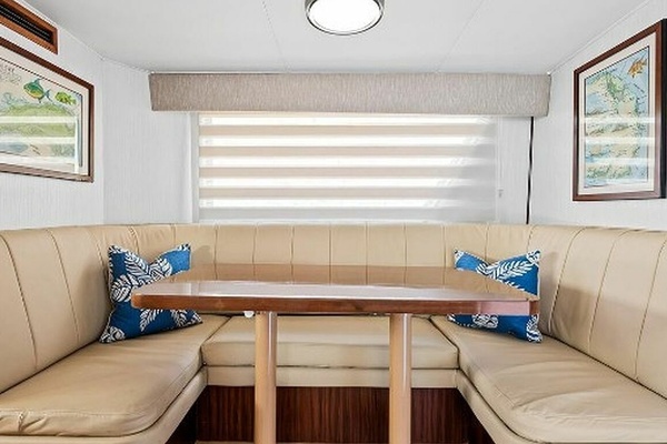 TOP GUN 70ft Hatteras Yacht For Sale