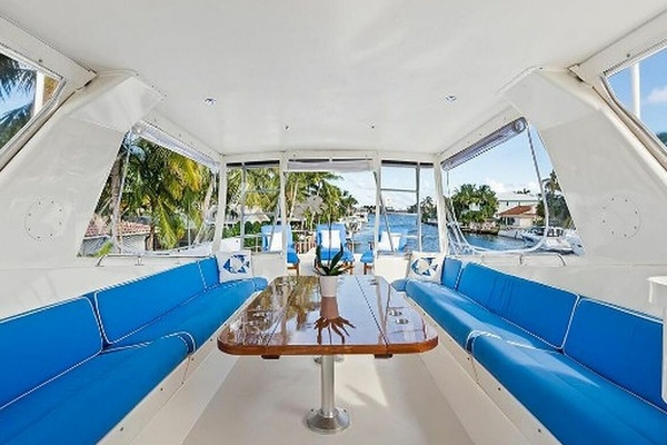 TOP GUN 70ft Hatteras Yacht For Sale
