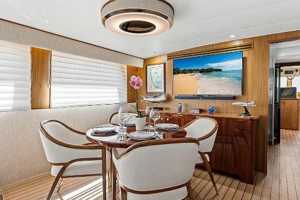 TOP GUN 70ft Hatteras Yacht For Sale