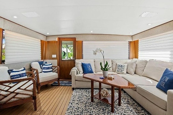 TOP GUN 70ft Hatteras Yacht For Sale