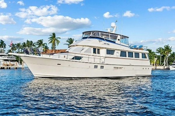 TOP GUN 70ft Hatteras Yacht For Sale