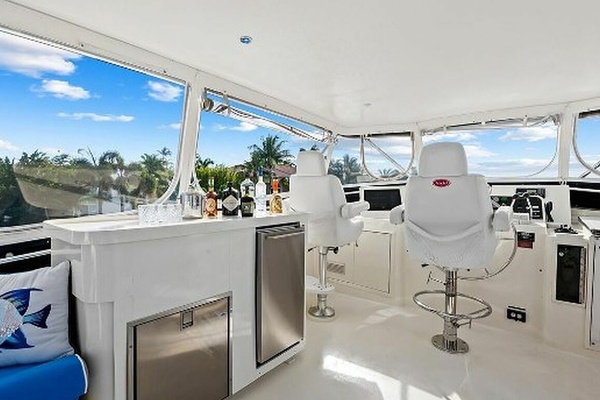 TOP GUN 70ft Hatteras Yacht For Sale